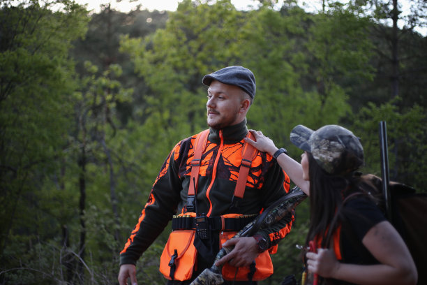 我们的森林，我们的汽车库存照片图片下载