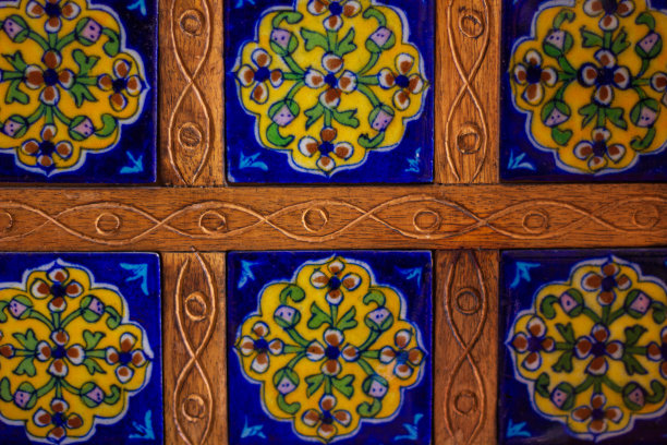 彩色对称的瓷砖作为背景图片下载