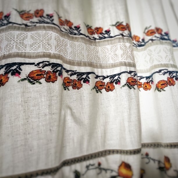 窗帘细节-橙色图片下载