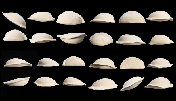 套生饺子孤立在黑色背景图片下载