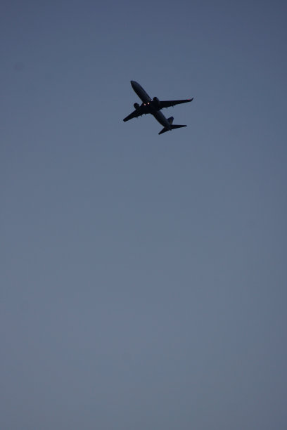 飞机剪影和天空图像图片下载