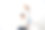 父亲工作与孩子和笔记本电脑在家里图片下载