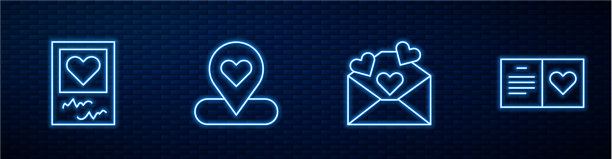 套线信封与情人的心照片图片下载