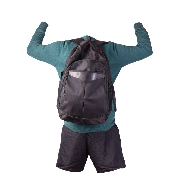 背包，短裤，毛衣孤立的白色背景。图片下载