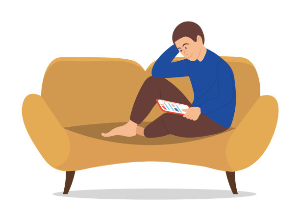 男人坐在家里的沙发上通信图片下载