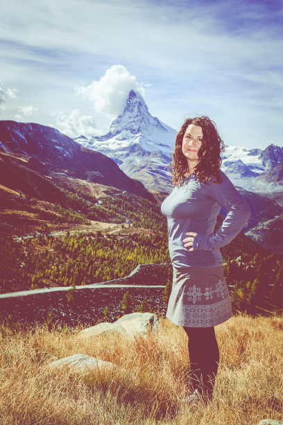 瑞士阿尔卑斯山徒步旅行图片下载