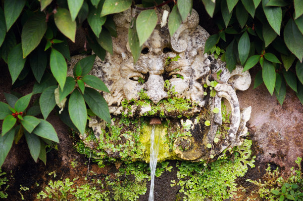 古罗马的人头形喷泉。图片下载