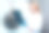 美丽的女孩医生检查核磁共振图像图片下载
