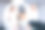 两名女模特医生检查病人，并在他们的手的照片后，CT扫描测试图片下载