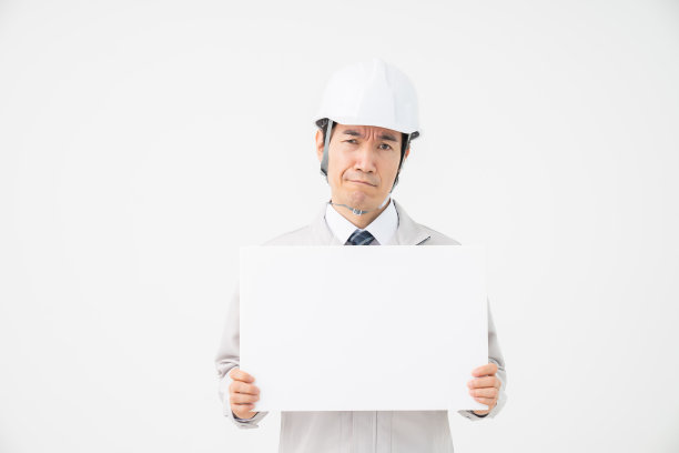 中年建筑工人拿着空白的白板，想，图片下载