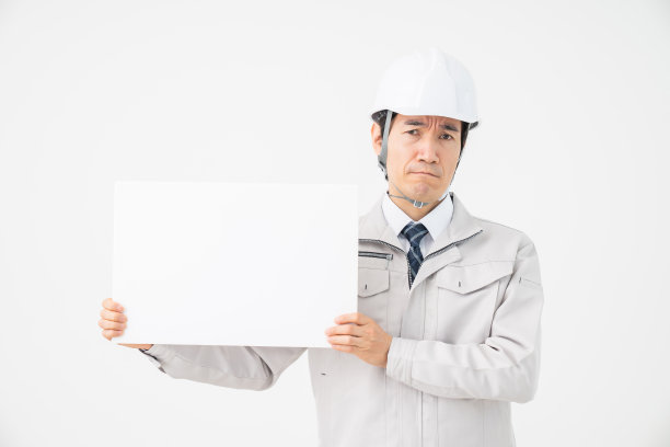 中年建筑工人拿着空白的白板，想，图片下载