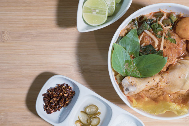 泰式鸡肉面是亚洲最著名的泰国街头小吃。图片下载