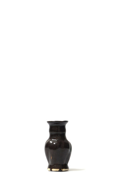 白色背景上的小陶瓷花盆图片下载