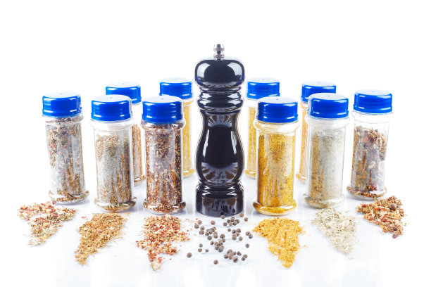 不同的香料在罐子里图片下载