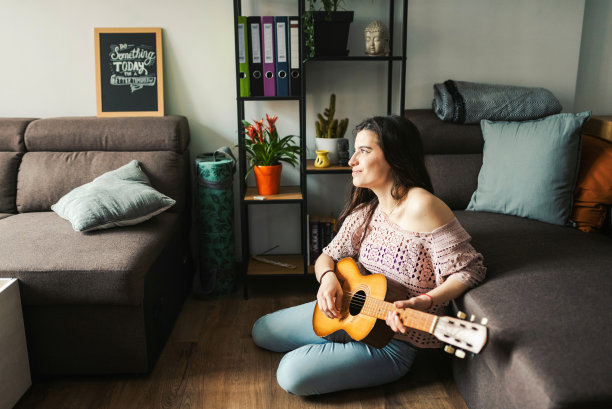 在家的休闲活动。图片下载