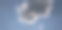 太阳躲在蓝色天空的一朵云后面图片下载