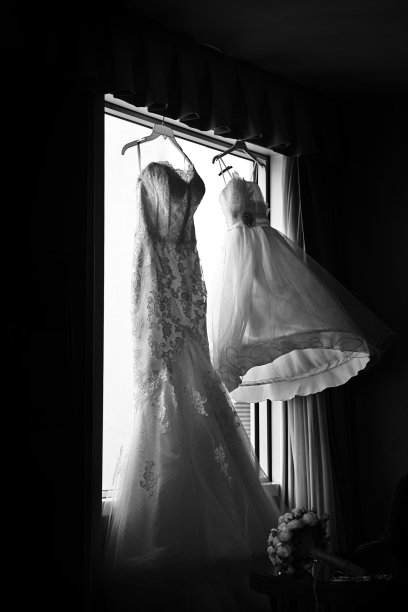 婚纱挂图片下载