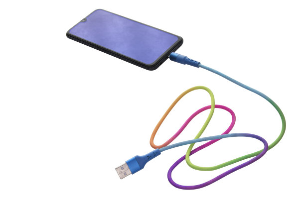 白色背景下的智能手机电缆是2021年最常见的图片下载