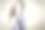 青少年生活方式的概念。美丽的白人金发少女的肖像在休闲服装与背带对米色摆姿势。水平方向图片下载