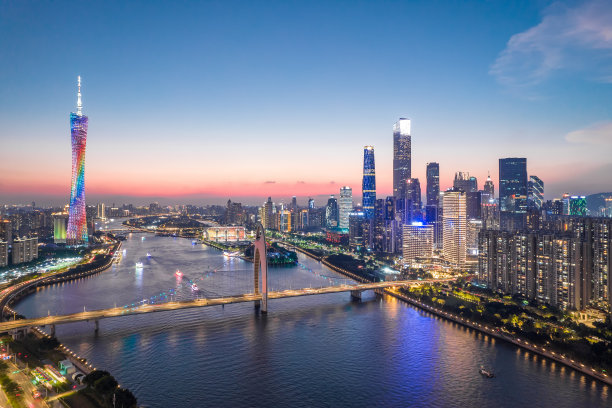 城市夜晚的鸟瞰图图片下载