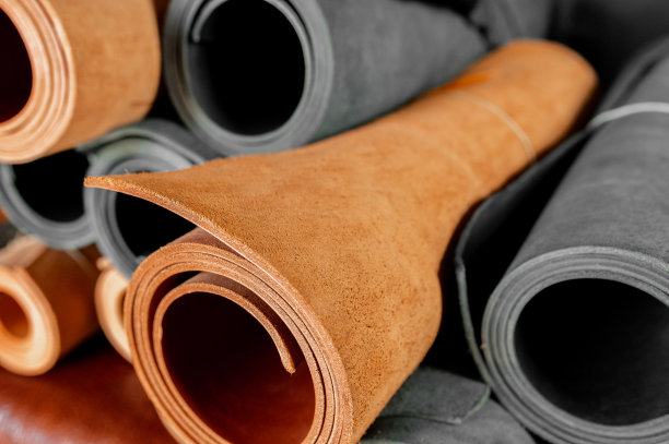 全框架的棕色和黑色纺织真皮卷。图片下载