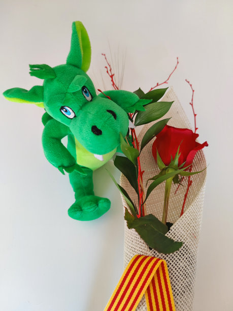 传统的圣乔迪红玫瑰和龙图片下载