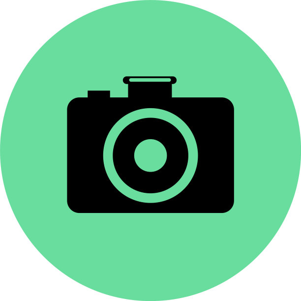 白色背景上的黑色小相机图片下载