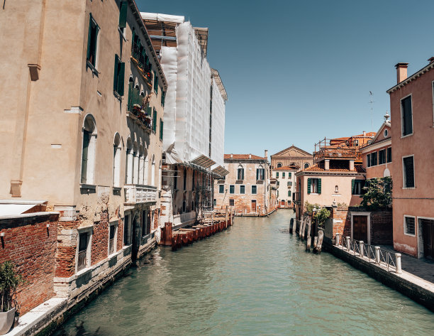 在威尼斯的运河图片下载