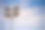 聚光灯在蓝天和云的背景与复制空间。图片下载