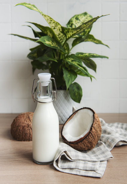 新鲜的椰奶图片下载