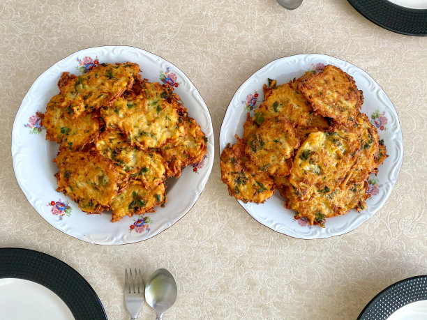 土豆泥，油炸土耳其和希腊馅饼。自制的传统食品。图片下载