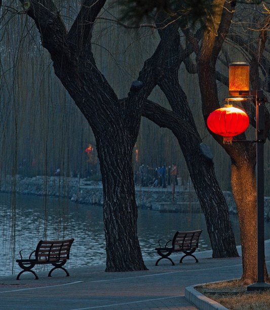 公园里的红灯笼图片下载