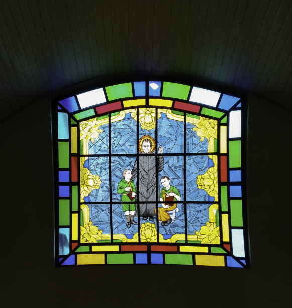 唐·博斯克宗教彩色玻璃窗。图片下载