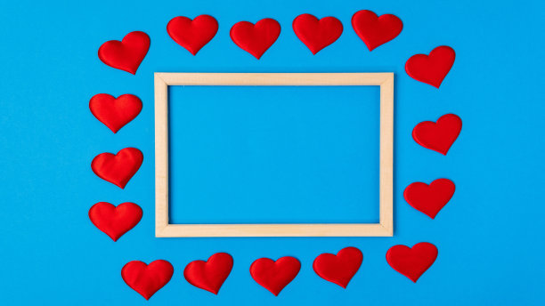 红心相框。文本或图像的空间。心形设计画框。情人节。母亲节图片下载