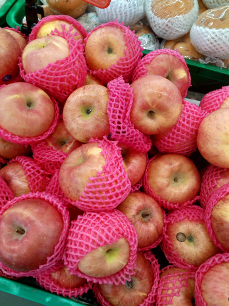 篮子照片上的一堆苹果图片下载