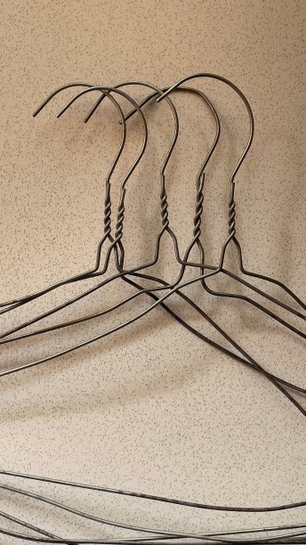 金属衣架图片下载