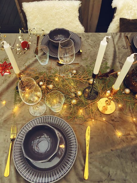 圣诞晚餐准备，餐桌图片下载