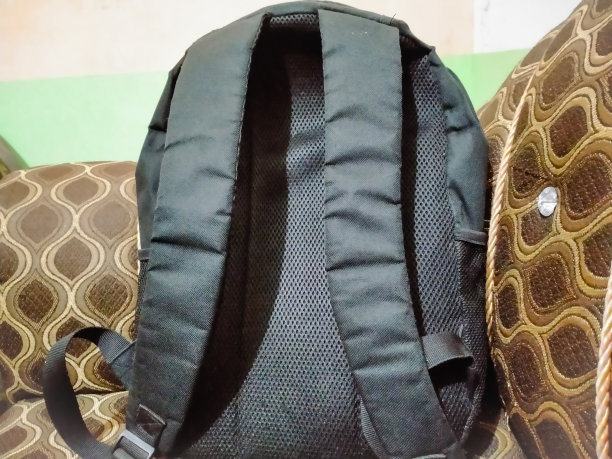 一个黑色的袋子里图片下载