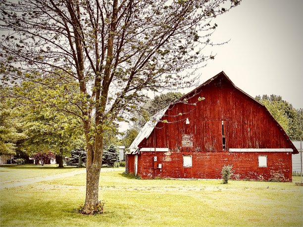 红色大谷仓图片下载
