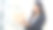 商务女孩与电脑笔记本和城市。美丽的亚洲女孩用笔记本庆祝，成功快乐的姿势。电子商务，大学教育，互联网技术，或创业小型企业的概念。图片下载