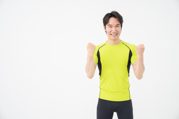 从事体育运动的中年男子图片下载