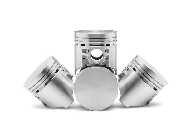 一组新的活塞隔离在白色背景。图片下载