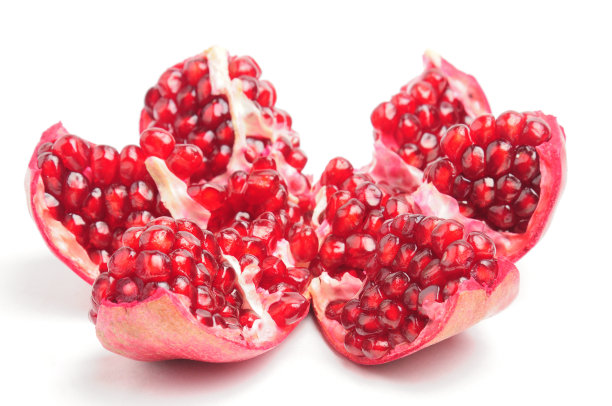 切片的石榴在白色的背景楔形图片下载