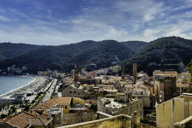 萨沃纳省诺里利古里亚海岸的风景图片下载