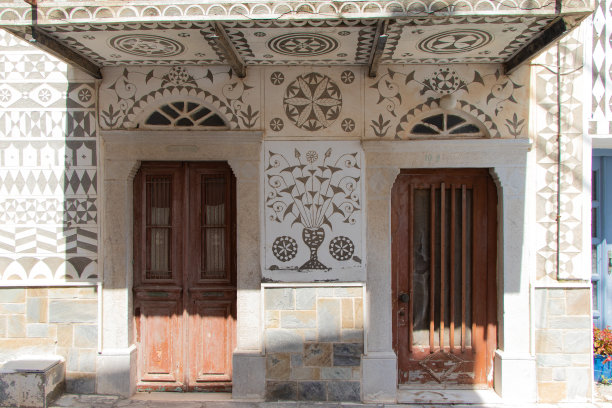 南基奥斯岛Pyrgi村传统房屋的门图片下载