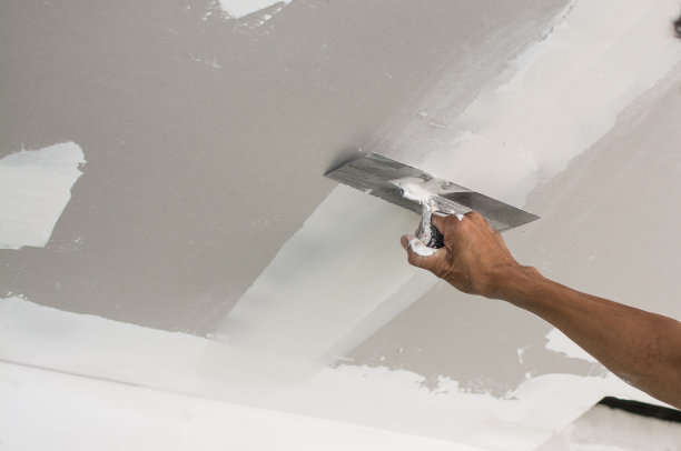 灰泥石膏天花板为室内建造石膏板天花板图片下载