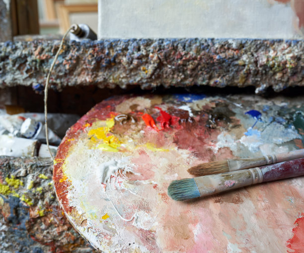 挪威奥斯陆，艺术家的调色板和画架工作室图片下载