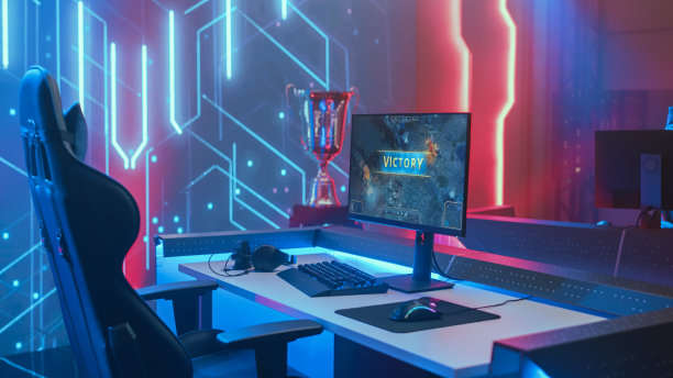 关于网络游戏锦标赛:空的游戏站与玩家的电脑屏幕显示电子游戏的胜利。网络游戏锦标赛直播活动图片下载