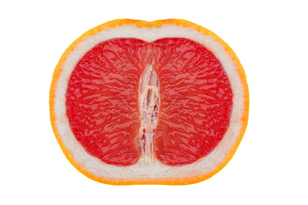 孤立在白色背景上的葡萄柚。图片下载