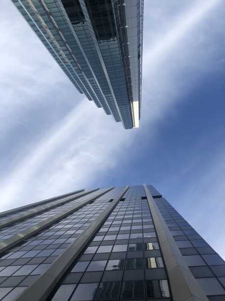 建筑和天空图片下载